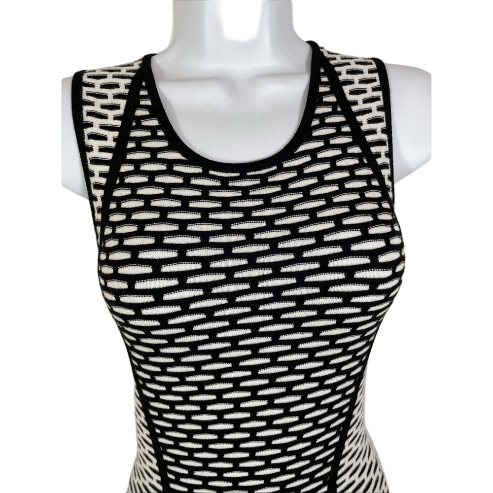 INTERMIX Petite Stretch Sleeveless Knit Black White Bodycon Dress Women's Sz P - Picture 3 of 7